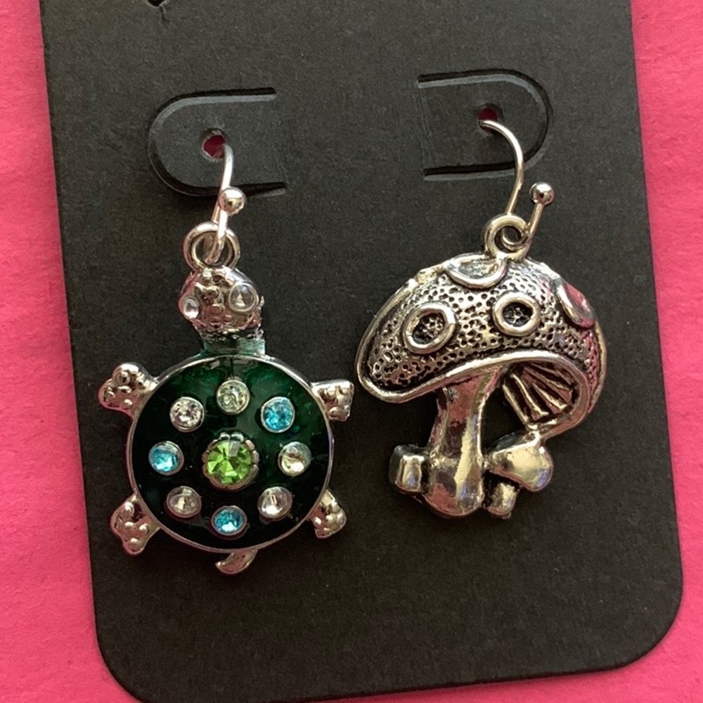 Turtle & mushroom earrings NEW